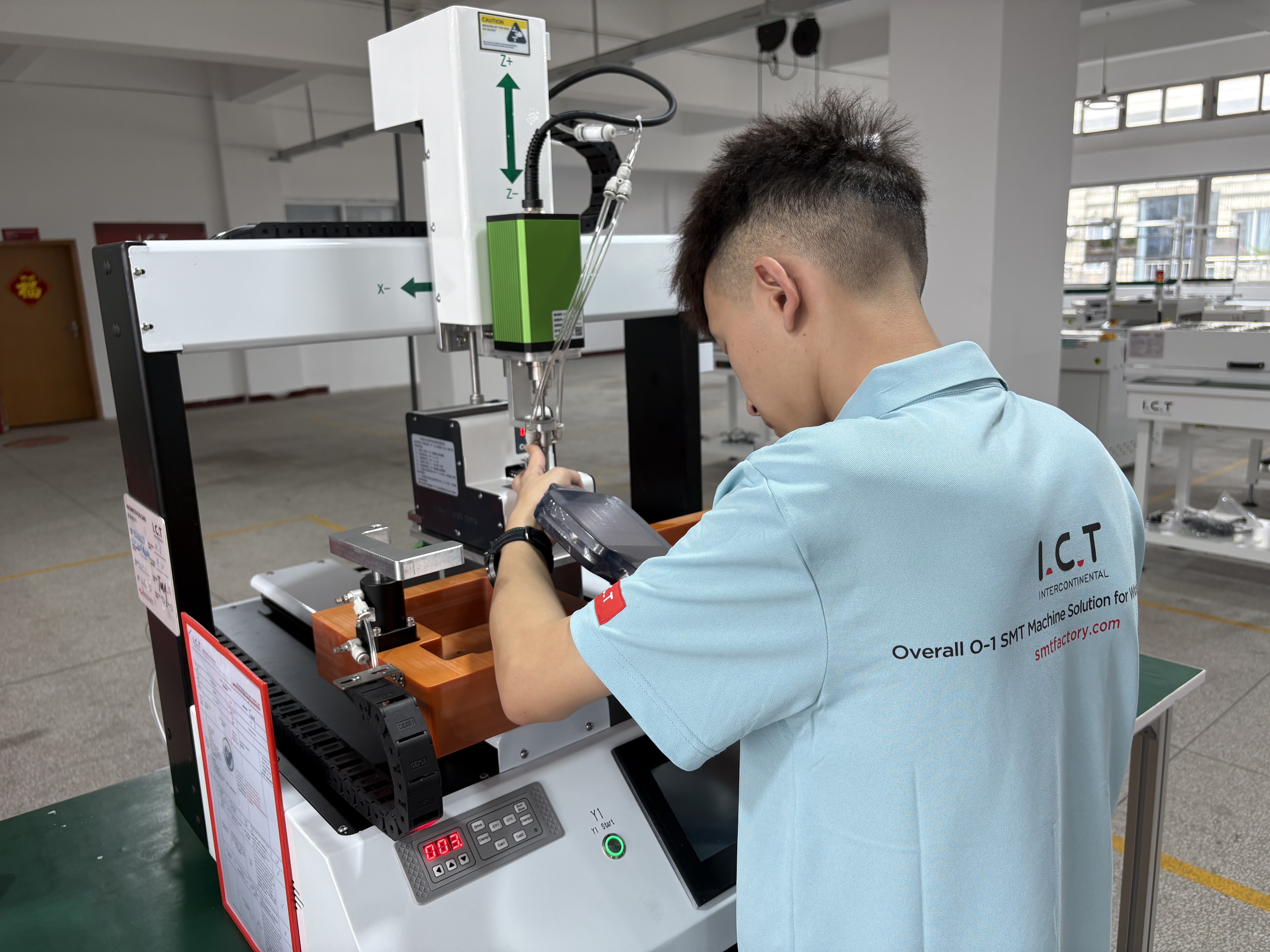 robot șurub desktop.jpg