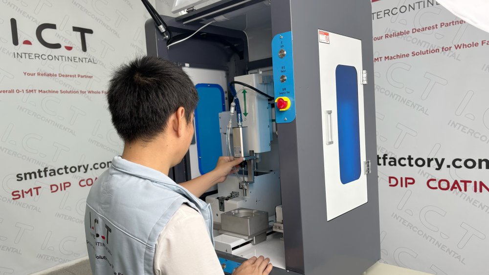 Robot de &icirc;nșurubare SCR300.jpg