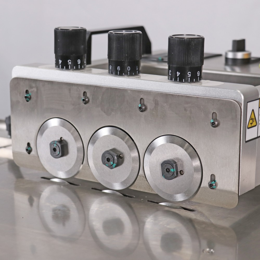 ICT-MLS1200 | Separator LED cu mai multe lame 