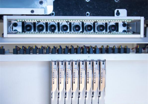 Mașina Pick and Place LED TIC