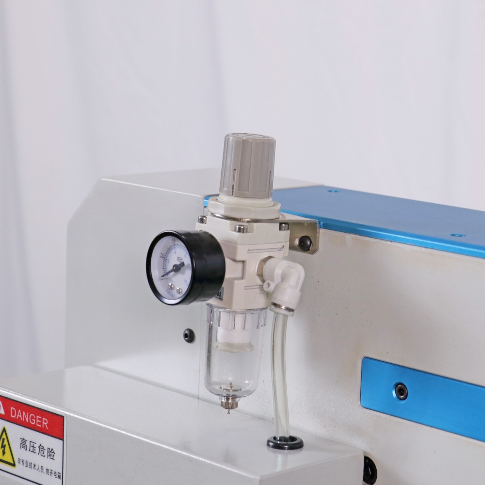 ICT-GV330 | Mașină de tăiat în V de tip ghilotină PCB