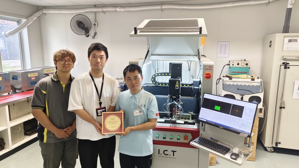 Mașină de acoperire conform ICT &icirc;n Hong Kong.jpg