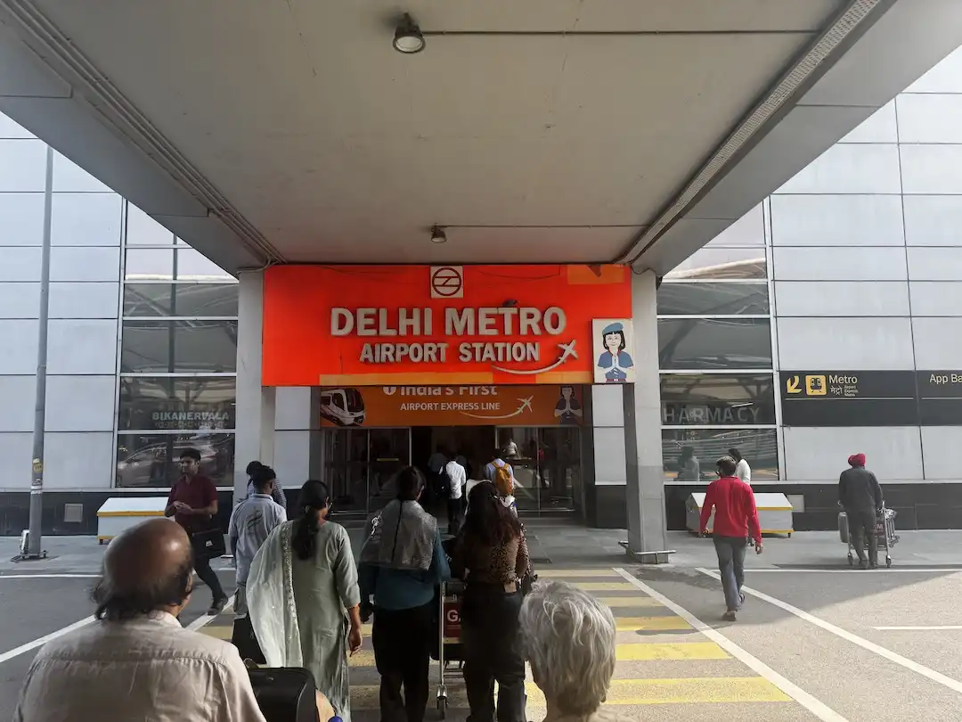 Inginerul TIC Andy se &icirc;ndreaptă &icirc;n India pentru asistență tehnică SMT și DIP 02.webp
